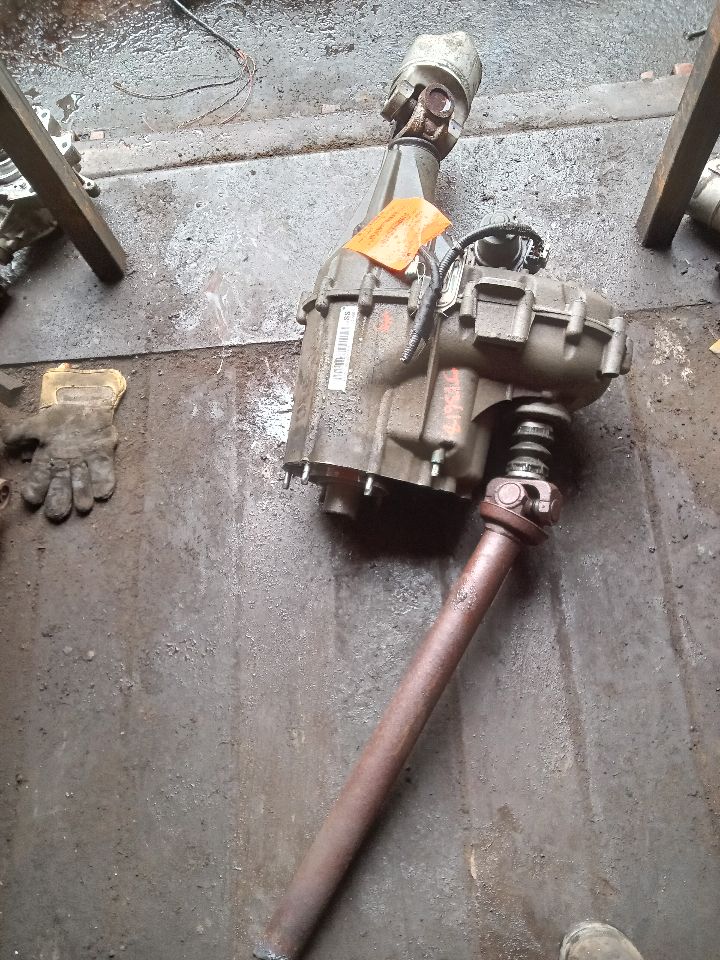 2013 GMC SIERRA 2500 PICKUP 8cyl Diesel Turbo 6.6 TRANSFER CASE ASSY - 200340