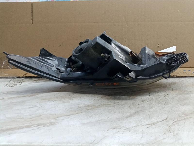 2010 FORD TAURUS 6cyl Gasoline 3.5 Right HEADLAMP ASSEMBLY - 202785 — photo 2