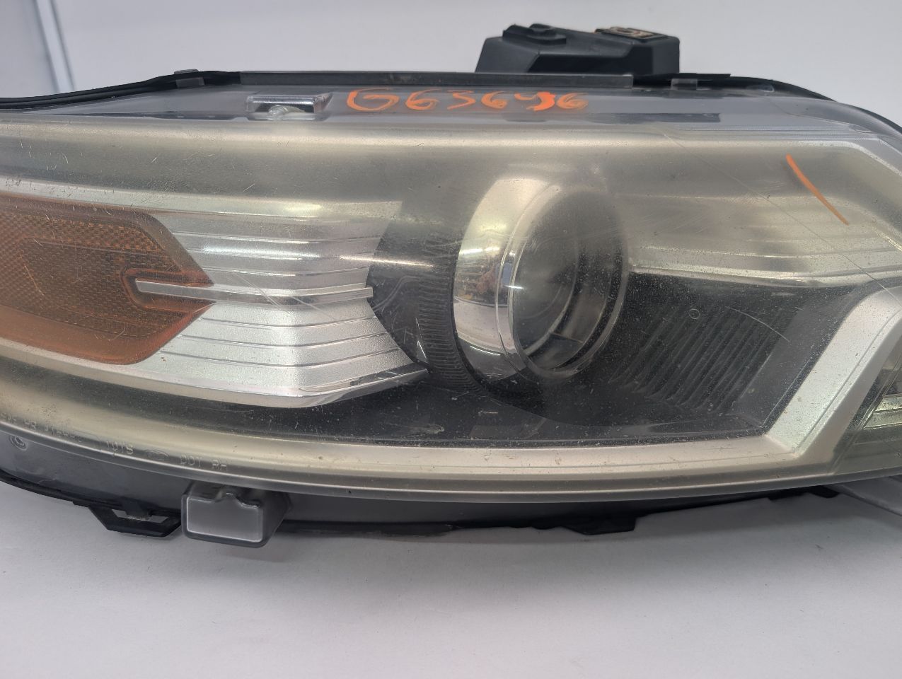 2010 FORD TAURUS 6cyl Gasoline 3.5 Right HEADLAMP ASSEMBLY - 202785 — photo 8