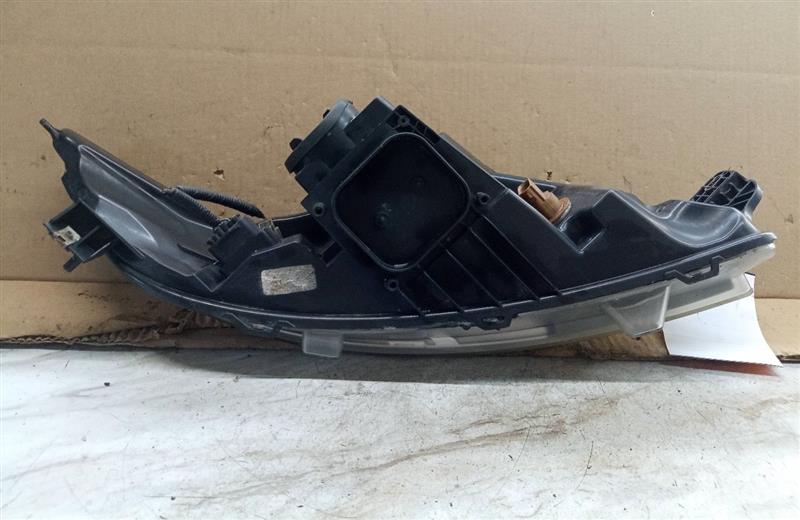 2010 FORD TAURUS 6cyl Gasoline 3.5 Left HEADLAMP ASSEMBLY - 202786 — photo 4