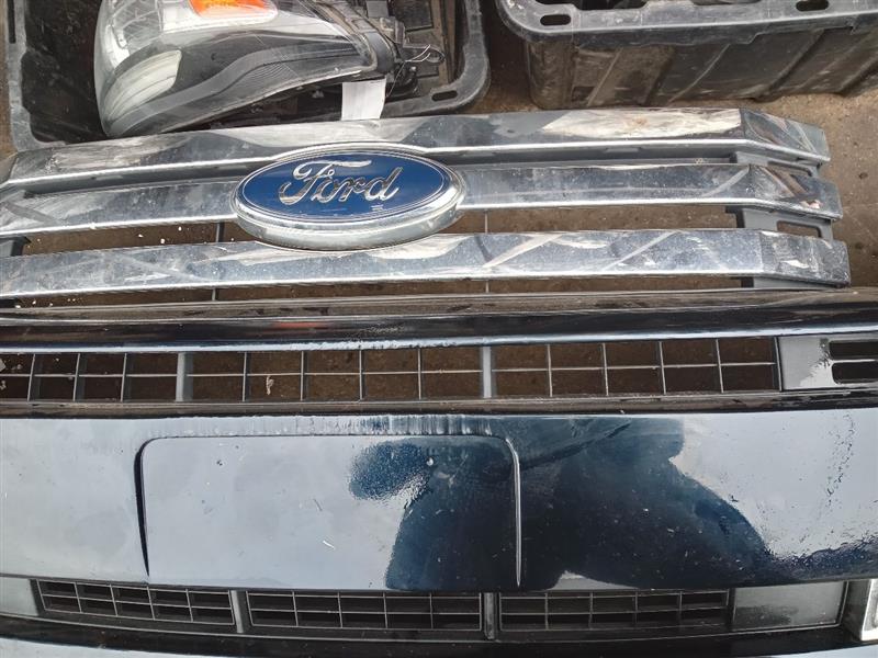 2009 FORD FLEX 6cyl Gasoline 3.5 GRILLE - 203314 — photo 4