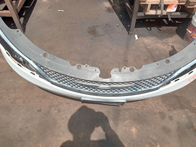 2015 CHRYSLER 200 4cyl Gasoline 2.4 BUMPER ASSY, FRONT - 204574 — photo 2