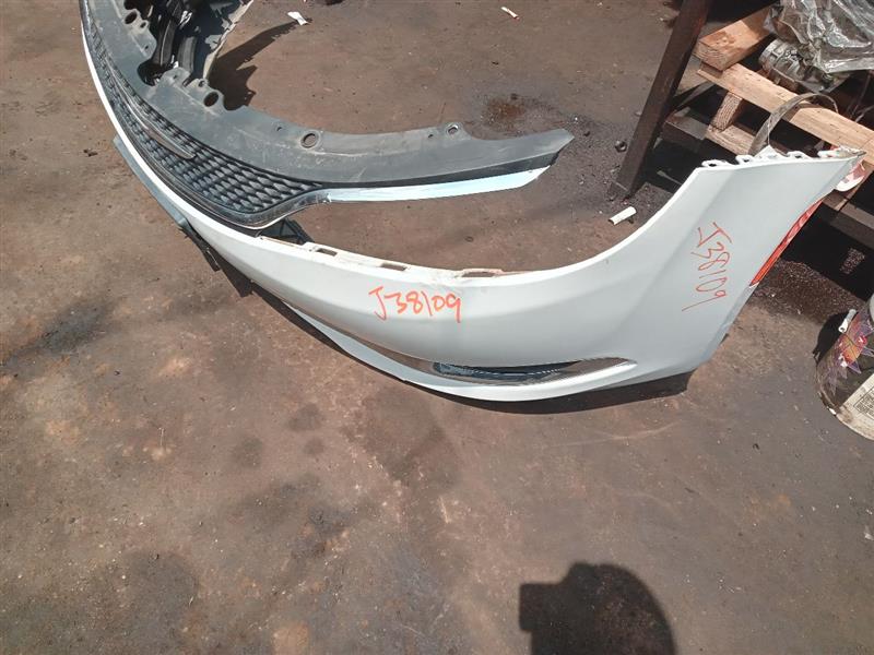 2015 CHRYSLER 200 4cyl Gasoline 2.4 BUMPER ASSY, FRONT - 204574 — photo 3