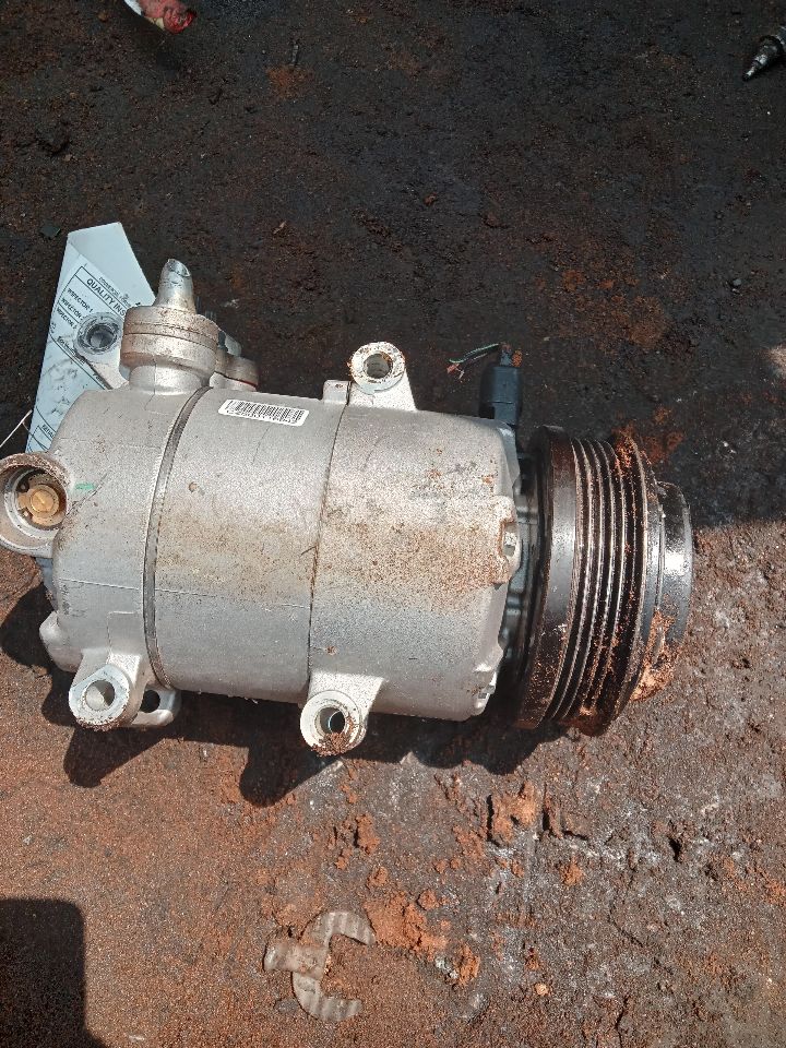 2013 FORD FOCUS 4cyl Gasoline 2.0 Flex AC COMPRESSOR - 205013 — photo 4