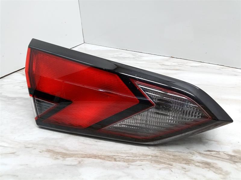 2021 NISSAN VERSA Left TAIL LAMP - 20553 — photo 4