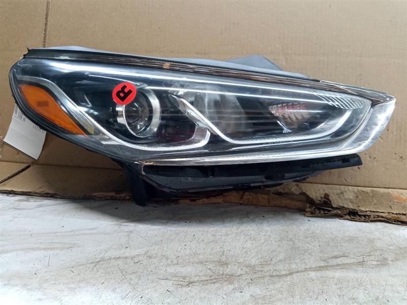 2018 HYUNDAI SONATA 2.4L 4cyl Gasoline VVT Right HEADLAMP ASSEMBLY - 206564