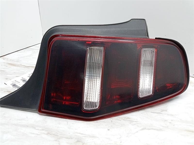 2011 FORD MUSTANG 6cyl Gasoline 3.7 Right TAIL LAMP - 20732