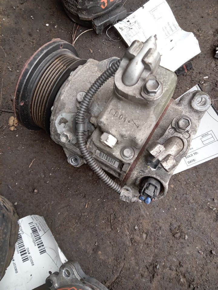 2010 LEXUS LS460 8cyl Gasoline 4.6 AC COMPRESSOR - 207999