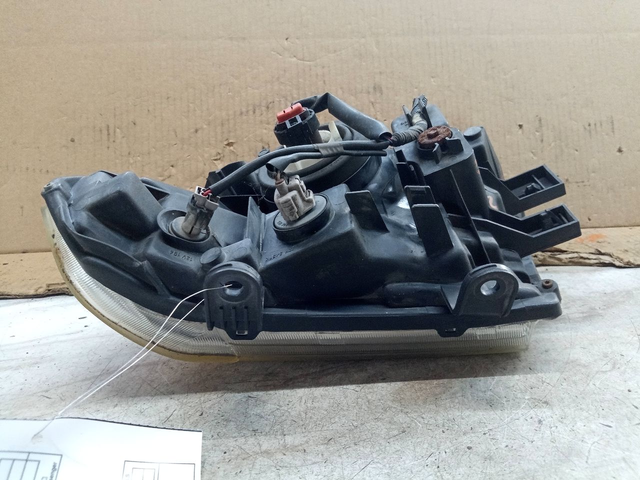 2006 NISSAN FRONTIER 6cyl Gasoline 4.0 Right HEADLAMP ASSEMBLY - 208663 — photo 2