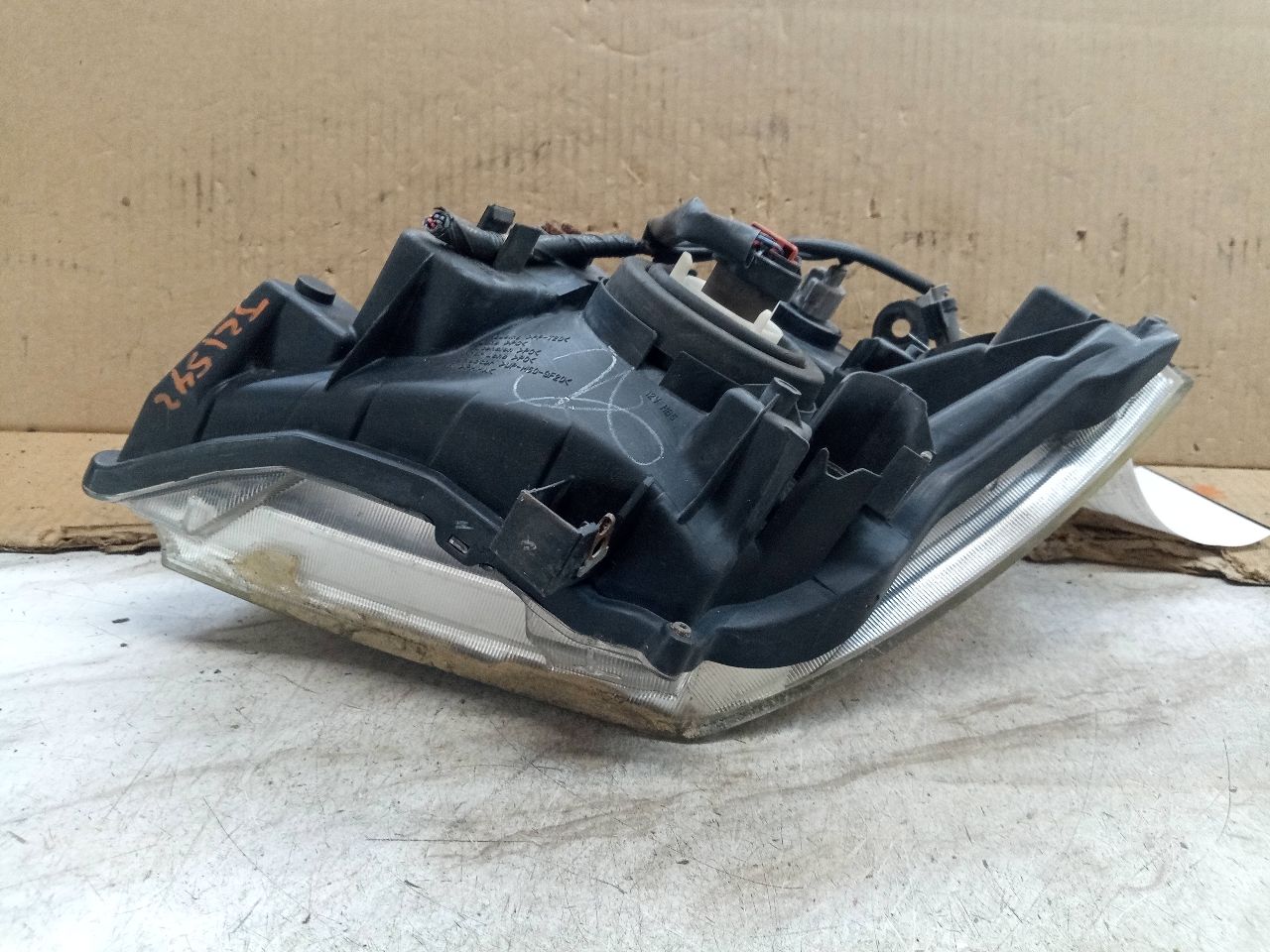 2006 NISSAN FRONTIER 6cyl Gasoline 4.0 Right HEADLAMP ASSEMBLY - 208663 — photo 4