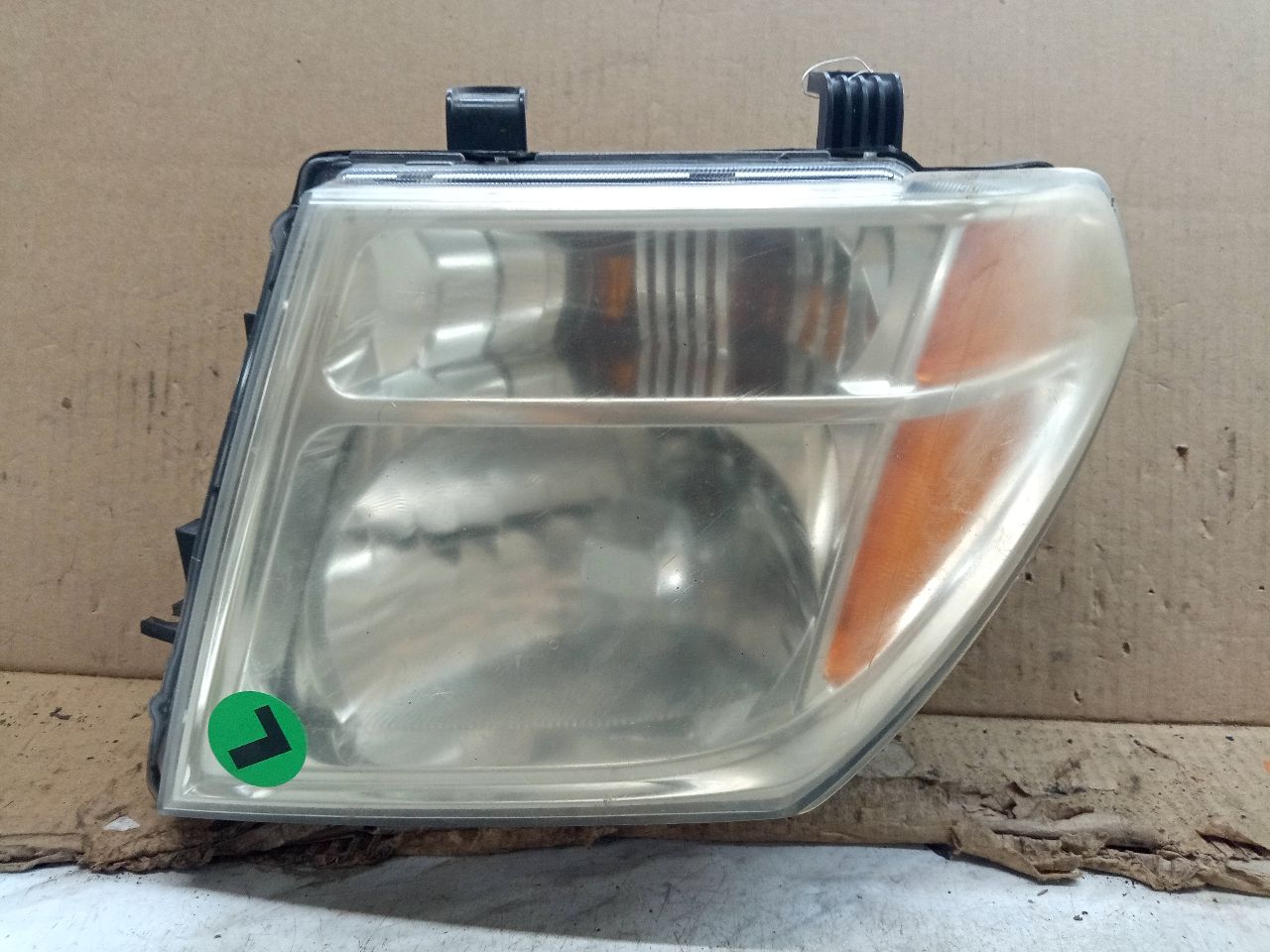 2006 NISSAN FRONTIER 6cyl Gasoline 4.0 Left HEADLAMP ASSEMBLY - 208664