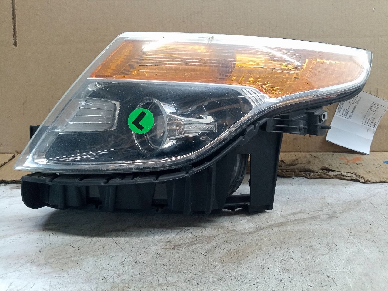 2014 FORD EXPLORER 6cyl Gasoline 3.5 Left HEADLAMP ASSEMBLY - 208684