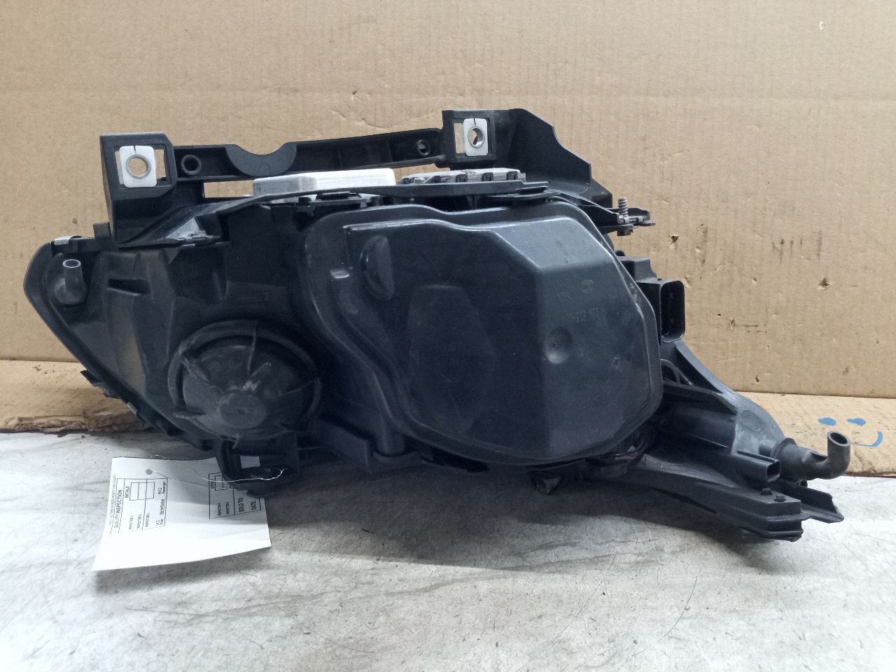 2009 BMW 528i Left HEADLAMP ASSEMBLY - 208999 — photo 5