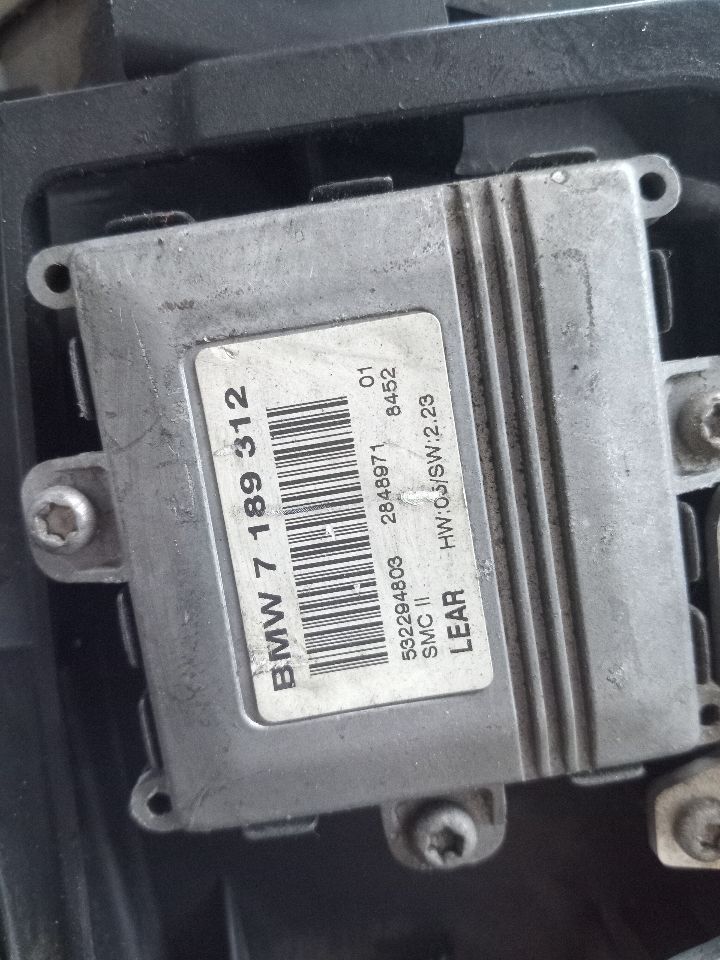 2009 BMW 528i Left HEADLAMP ASSEMBLY - 208999 — photo 7