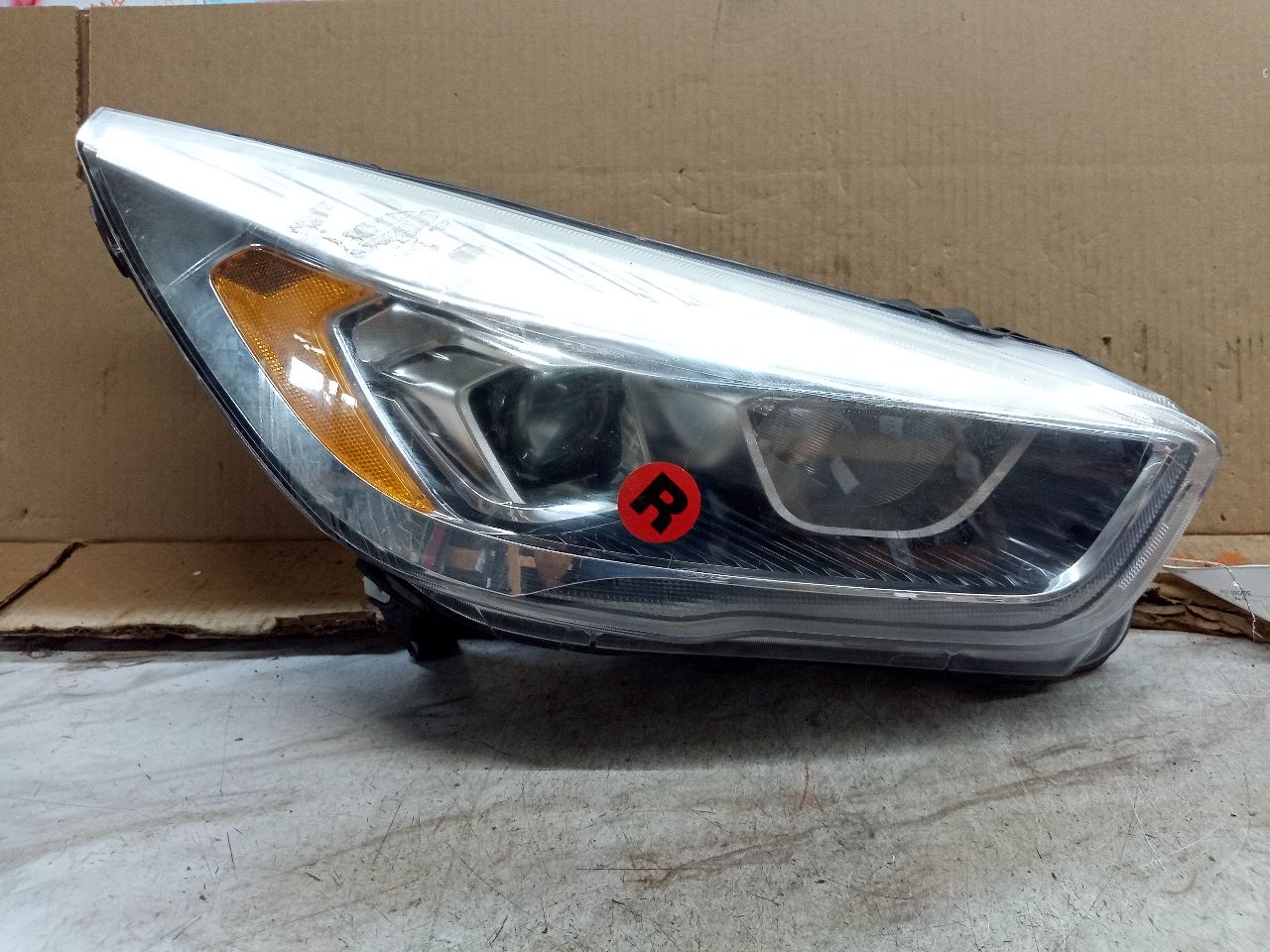 2017 FORD ESCAPE 4cyl Gasoline Turbo 1.5 Right HEADLAMP ASSEMBLY - 210347