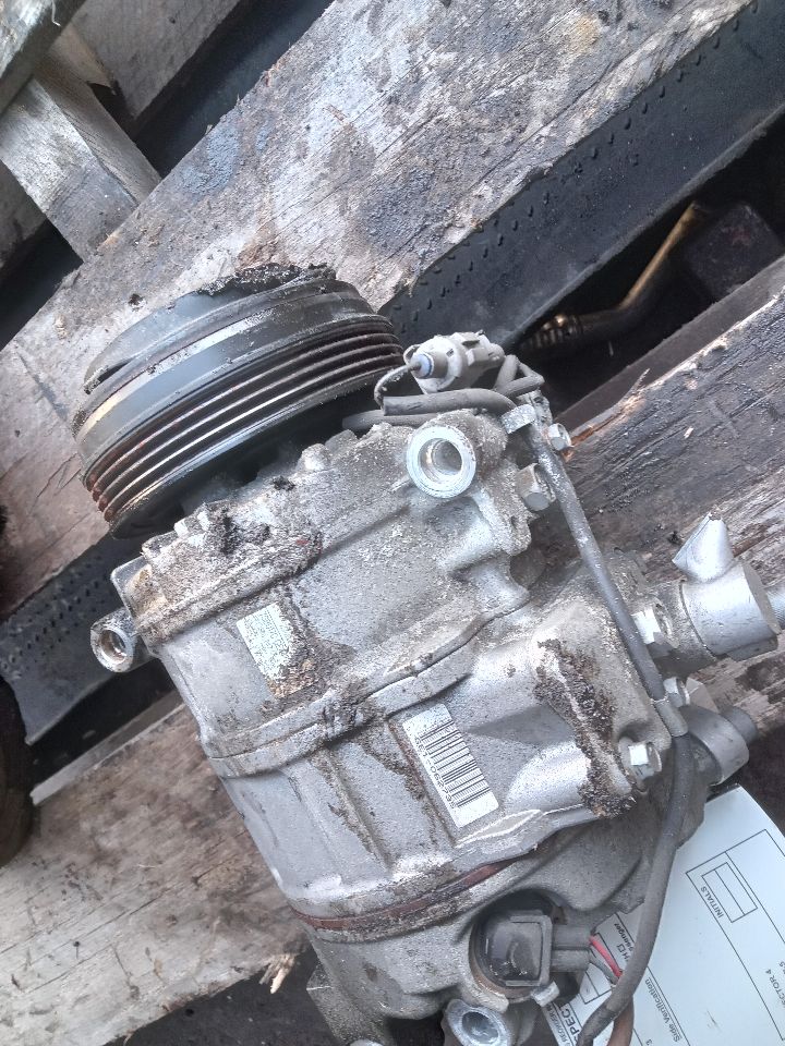 2013 BMW 650i 8cyl Gasoline Turbo 4.4 AC COMPRESSOR - 210443 — photo 2