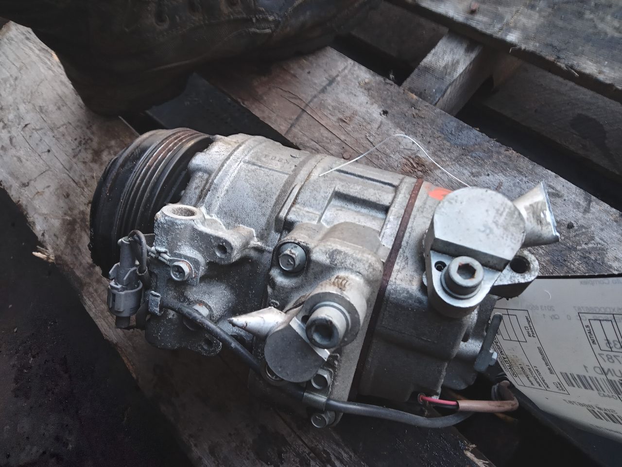 2013 BMW 650i 8cyl Gasoline Turbo 4.4 AC COMPRESSOR - 210443 — photo 3