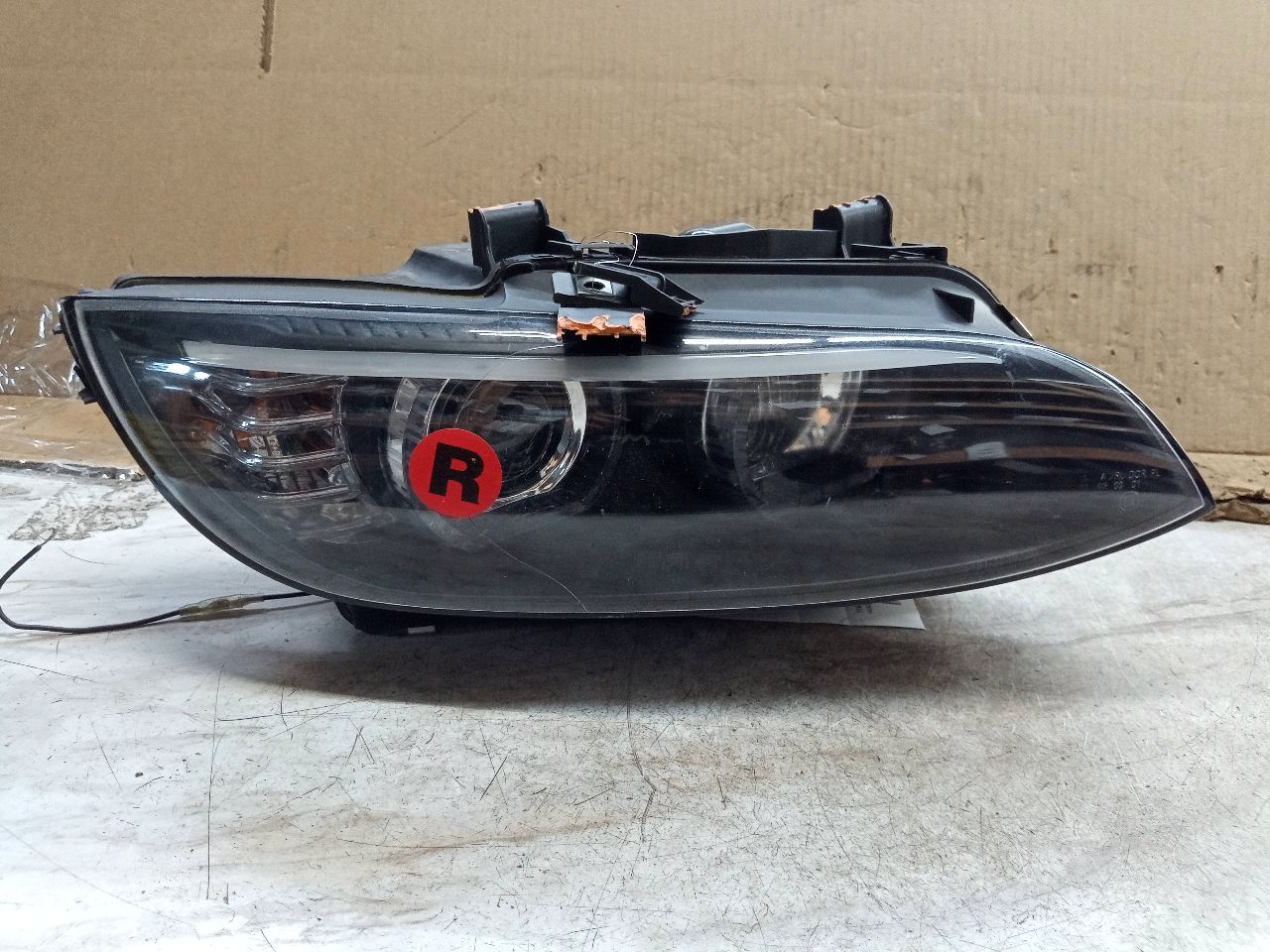 2007 BMW 335i 6cyl Gasoline Turbo 3.0 Right HEADLAMP ASSEMBLY - 211074