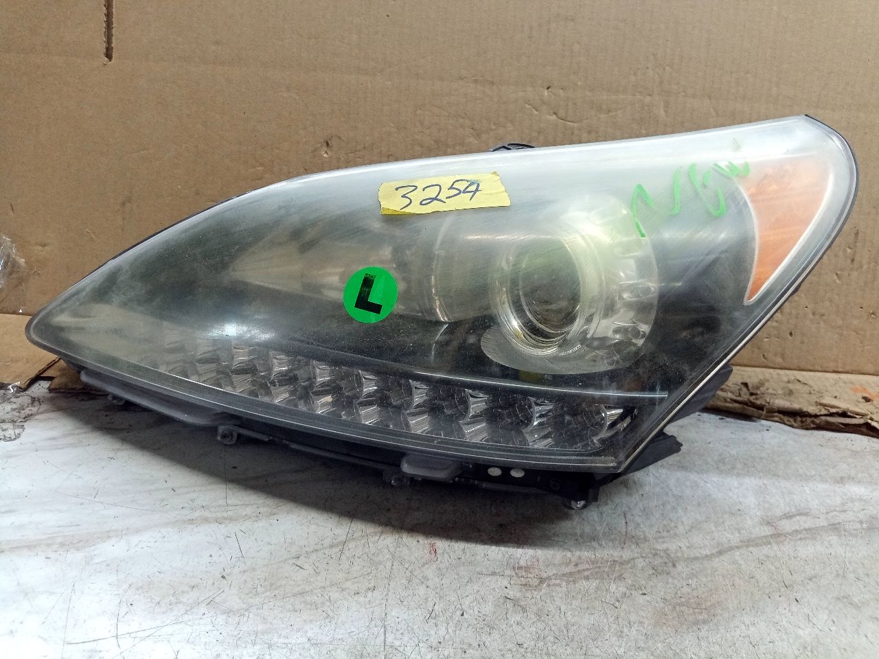 2013 HYUNDAI EQUUS 8cyl Gasoline 5.0 Left HEADLAMP ASSEMBLY - 211553