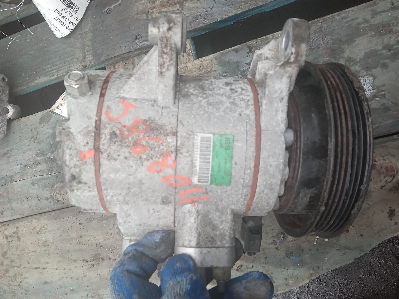 2012 JEEP LIBERTY 6cyl Gasoline 3.7 AC COMPRESSOR - 211754 — photo 4