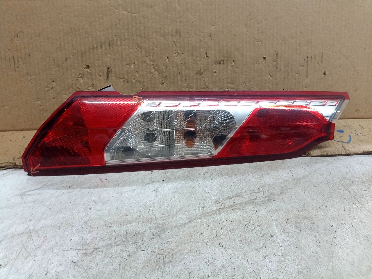 2017 FORD TRANSIT CONNECT 2.5L 4cyl Gasoline Left TAIL LAMP - 211895