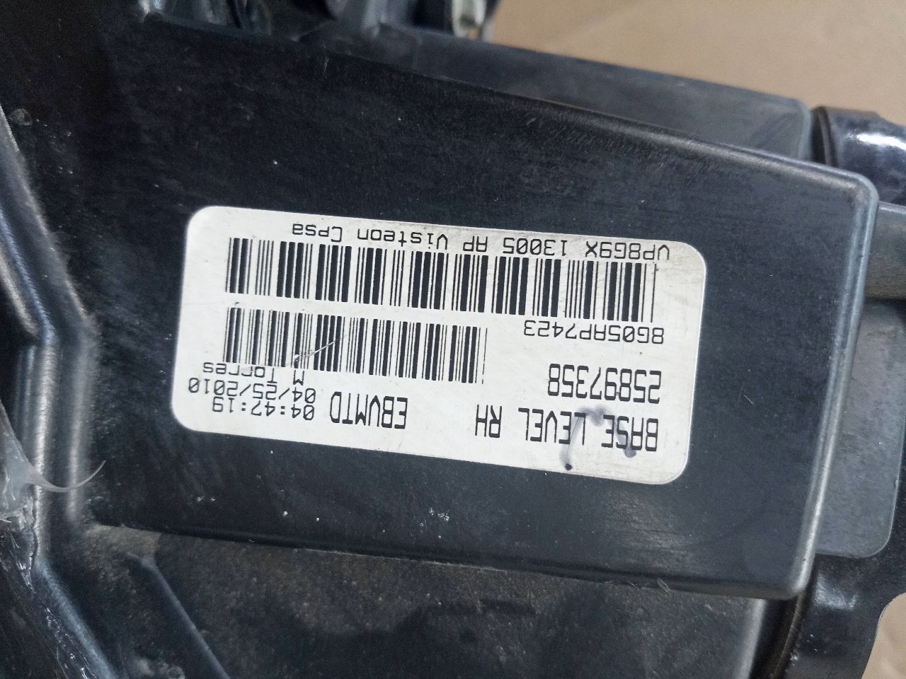 2011 CADILLAC CTS 6cyl Gasoline 3.0 Left HEADLAMP ASSEMBLY - 212899 — photo 2