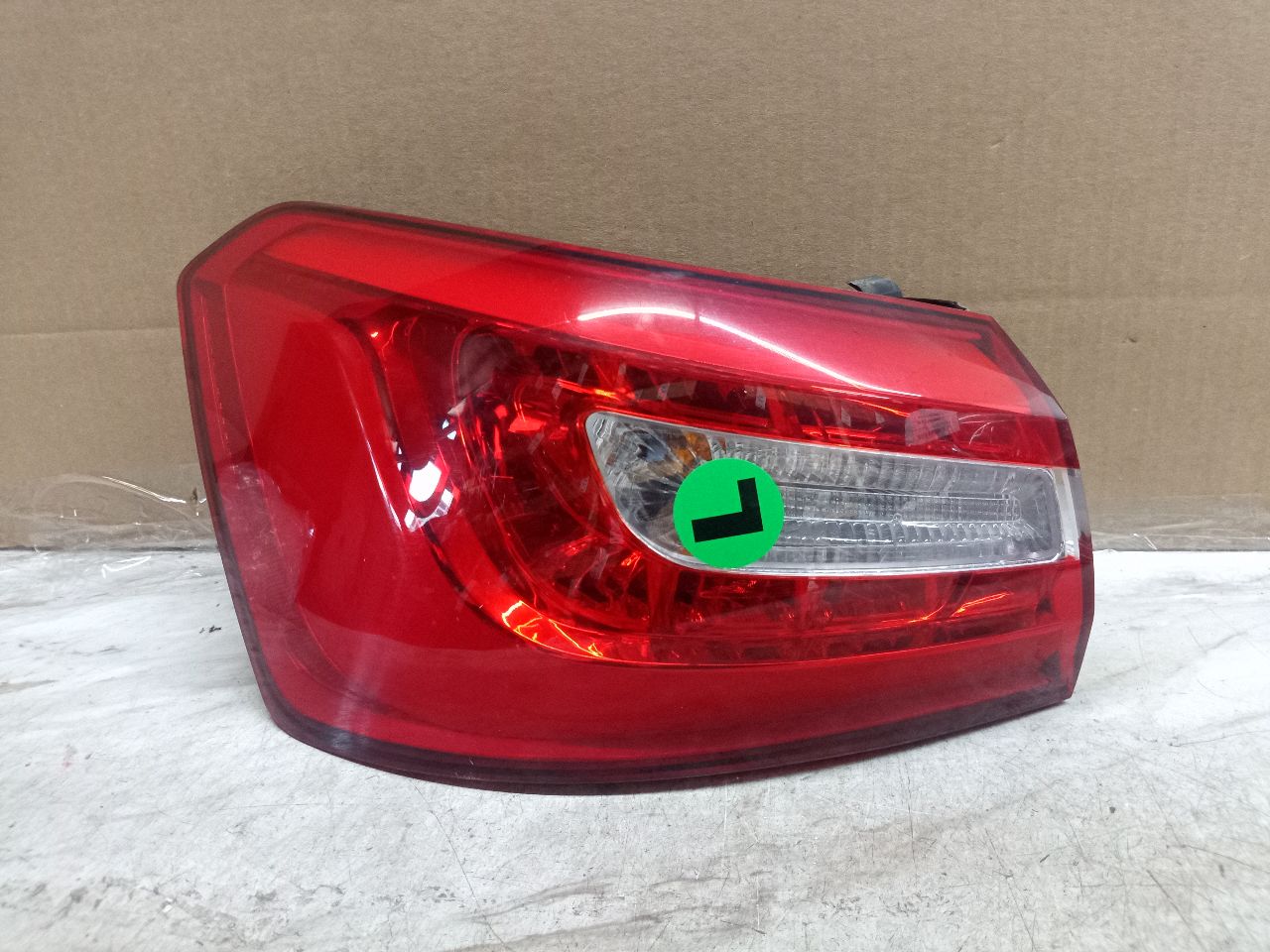 2016 KIA CADENZA 6cyl Gasoline 3.3 Left TAIL LAMP - 213677