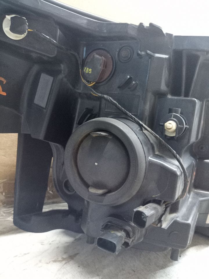 2011 FORD EXPLORER 6cyl Gasoline 3.5 Left HEADLAMP ASSEMBLY - 215106 — photo 3