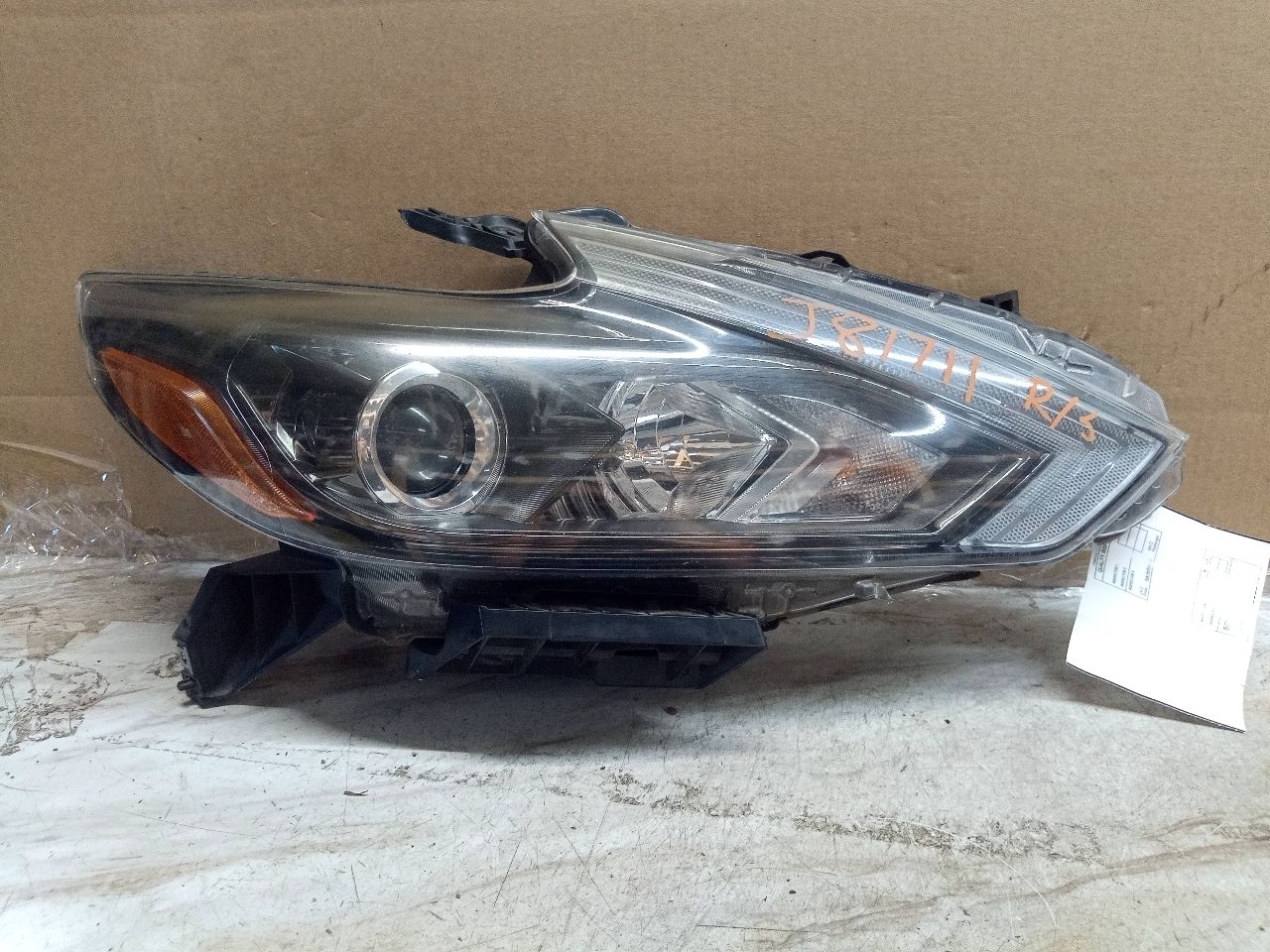 2017 NISSAN ALTIMA 2.5L 4cyl Gasoline VVT Right HEADLAMP ASSEMBLY - 215216