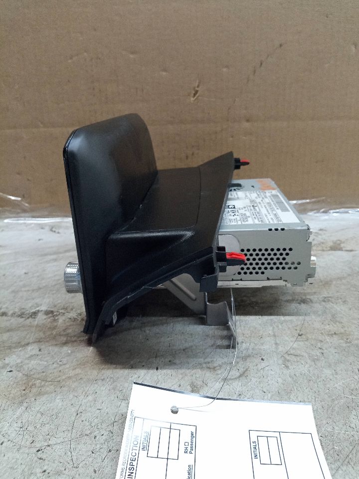 2022 MITSUBISHI OUTLANDER 2.5L 4cyl Gasoline Radio Audio - 215279 — photo 2