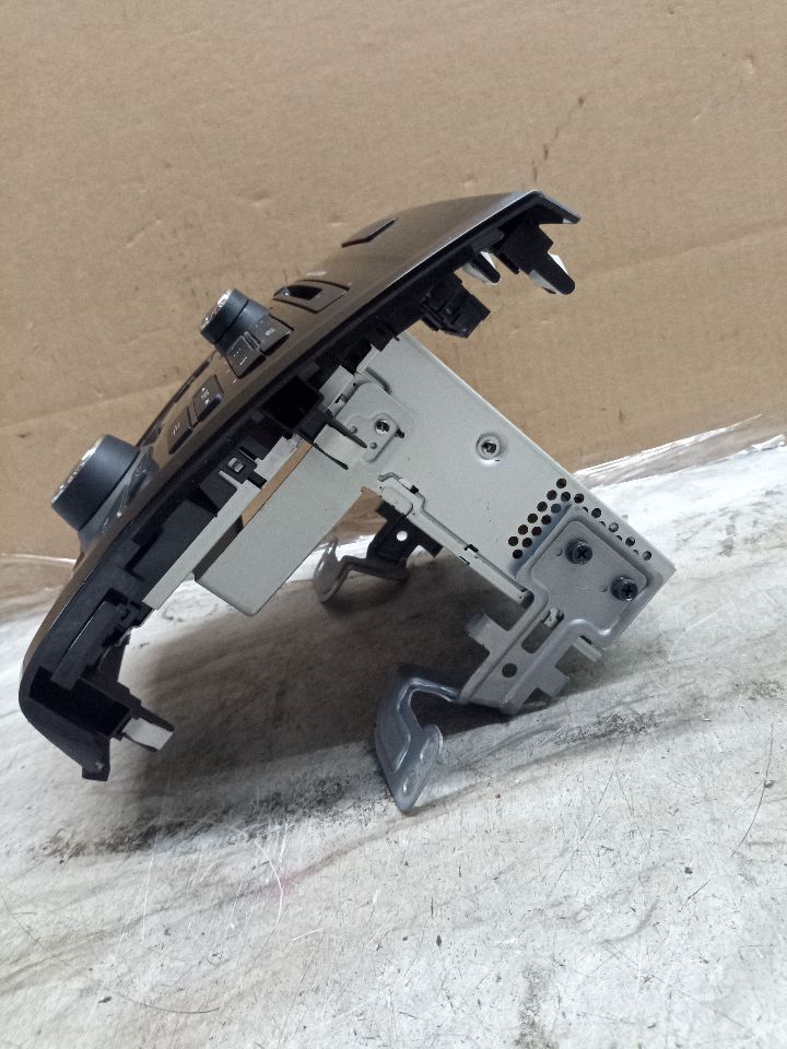 2013 ACURA ILX 2.0L 4cyl Gasoline VVT Radio Audio - 215498 — photo 2