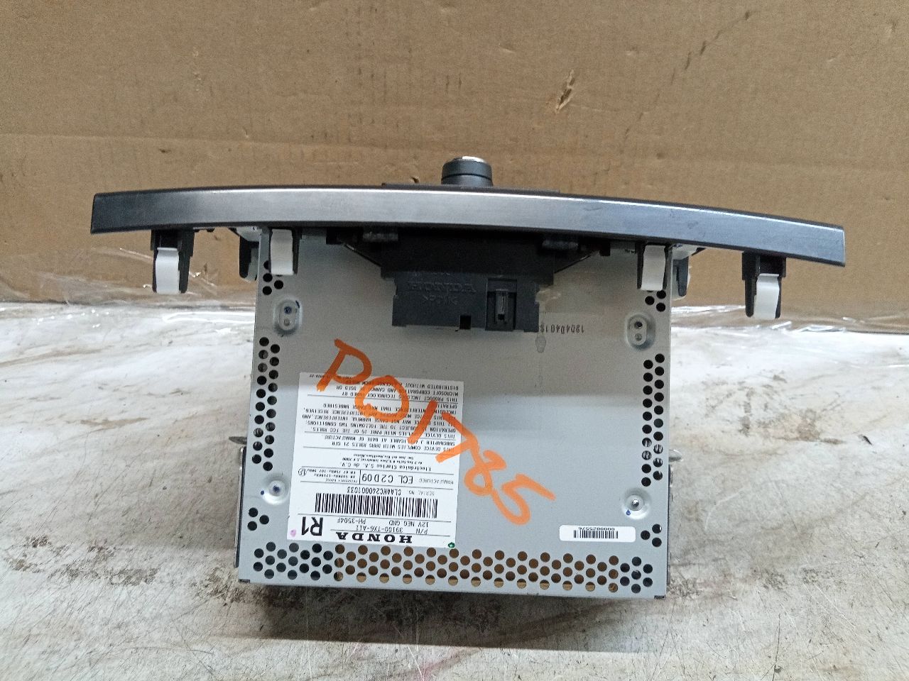 2013 ACURA ILX 2.0L 4cyl Gasoline VVT Radio Audio - 215498 — photo 3