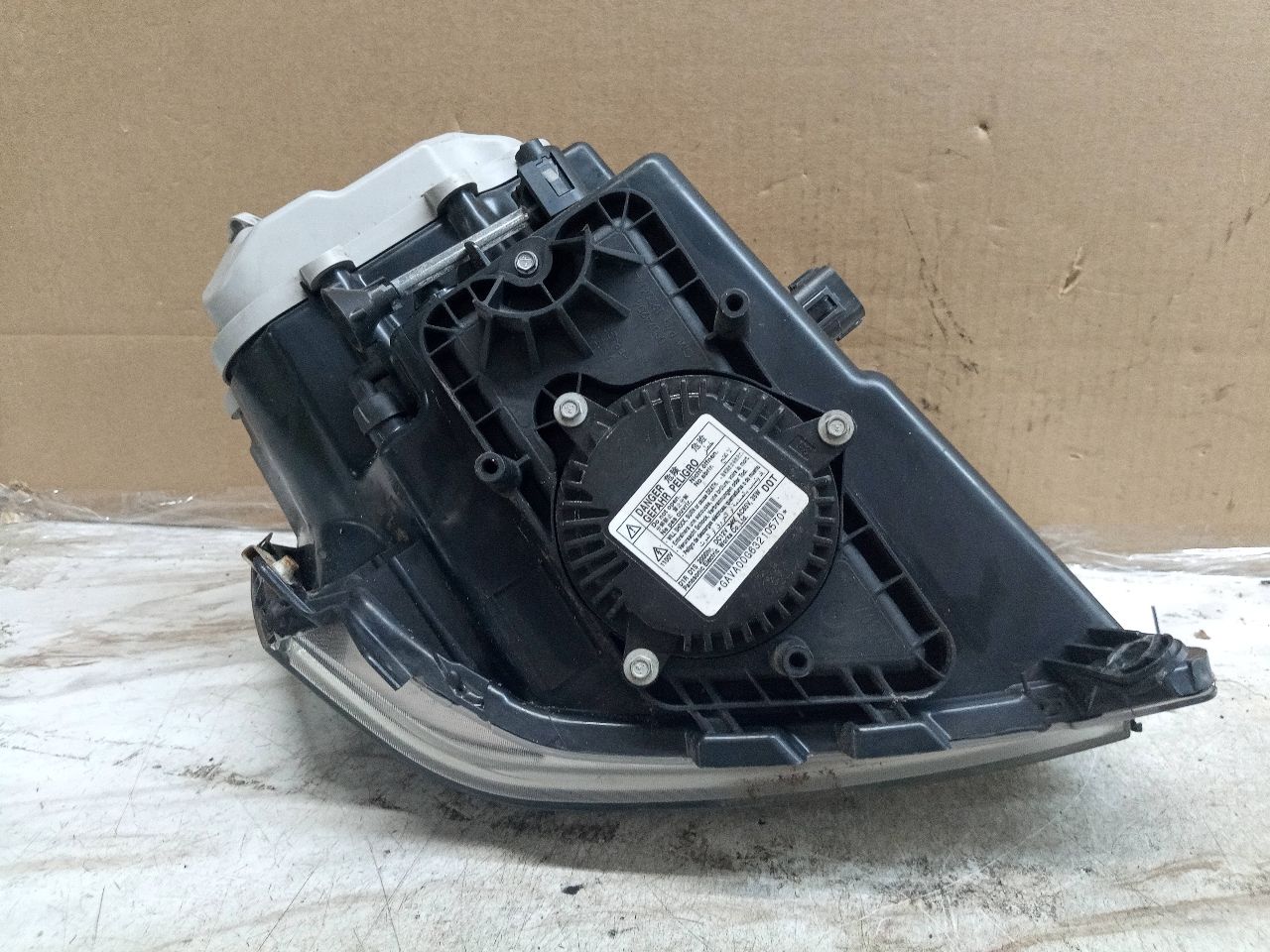 2008 CADILLAC STS Right HEADLAMP ASSEMBLY - 215818 — photo 4