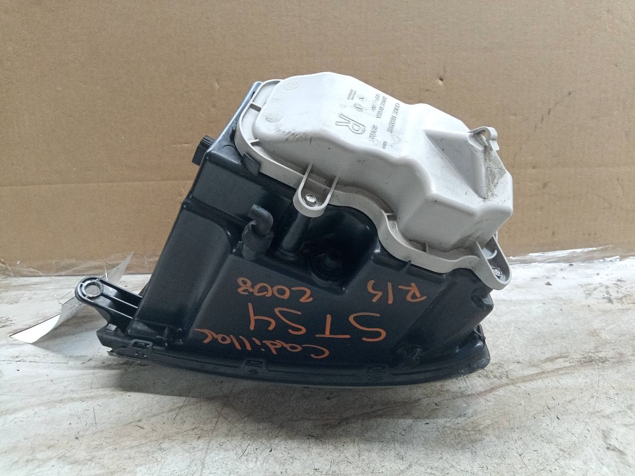 2008 CADILLAC STS Right HEADLAMP ASSEMBLY - 215818 — photo 6