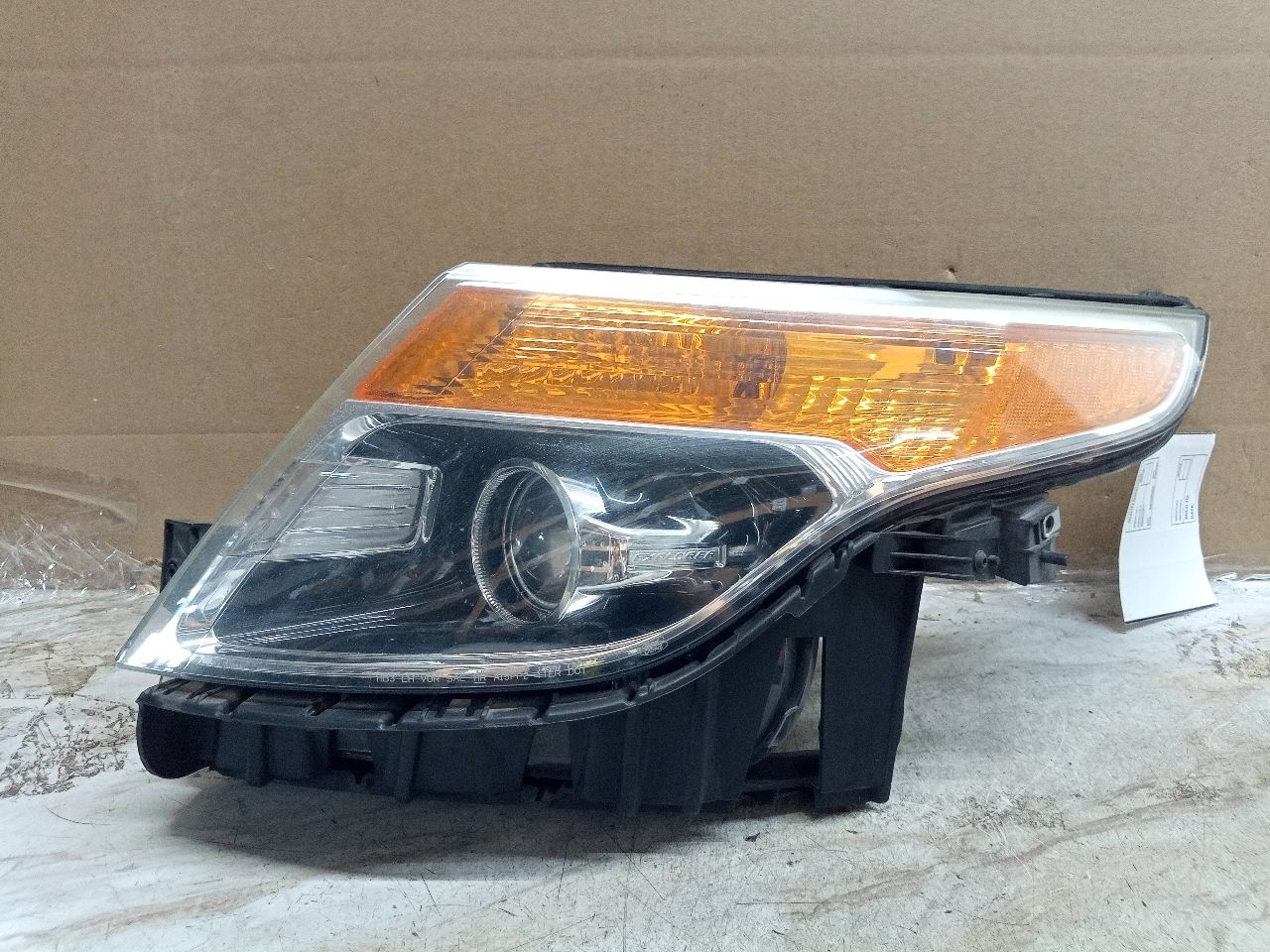 2015 FORD EXPLORER Left HEADLAMP ASSEMBLY - 216108