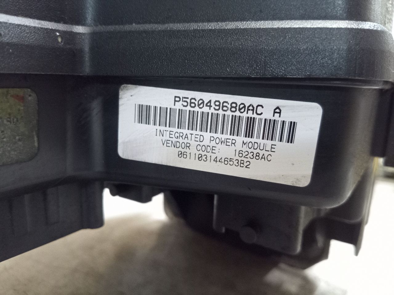 2003 DODGE 2500 PICKUP 8cyl Gasoline 5.7 HEMI Fuse Box, Engine - 217042 — photo 2