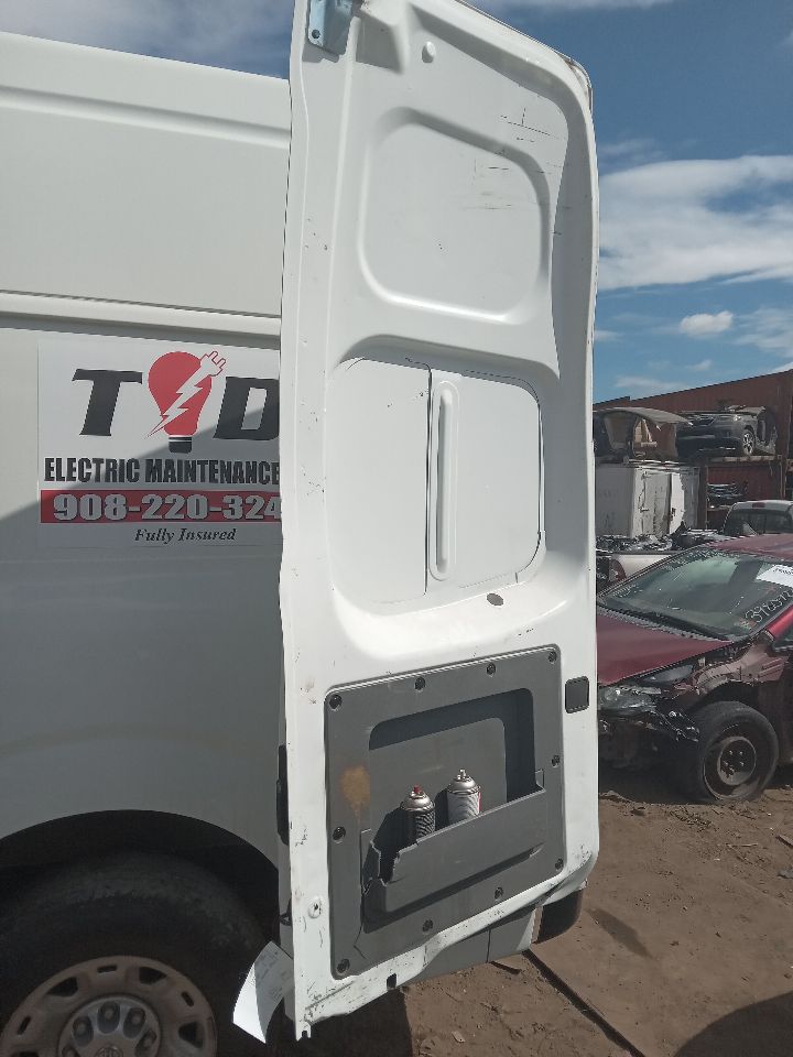 2017 NISSAN NV 2500 4.0L 6cyl Gasoline VVT Left Dr Assm, Rear Back - 217076