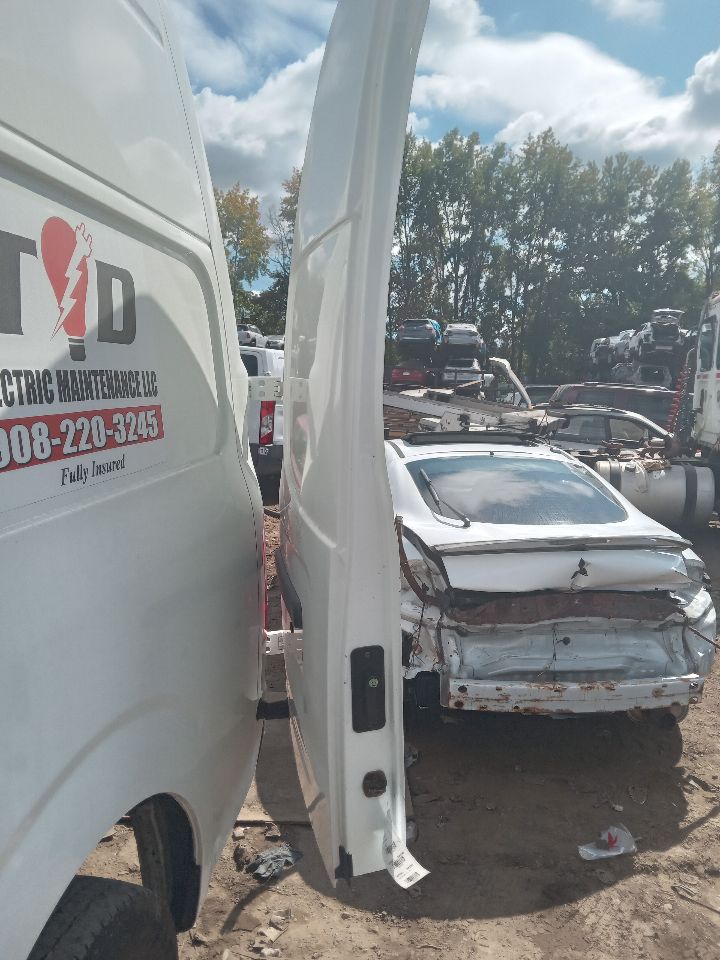 2017 NISSAN NV 2500 4.0L 6cyl Gasoline VVT Left Dr Assm, Rear Back - 217076 — photo 2