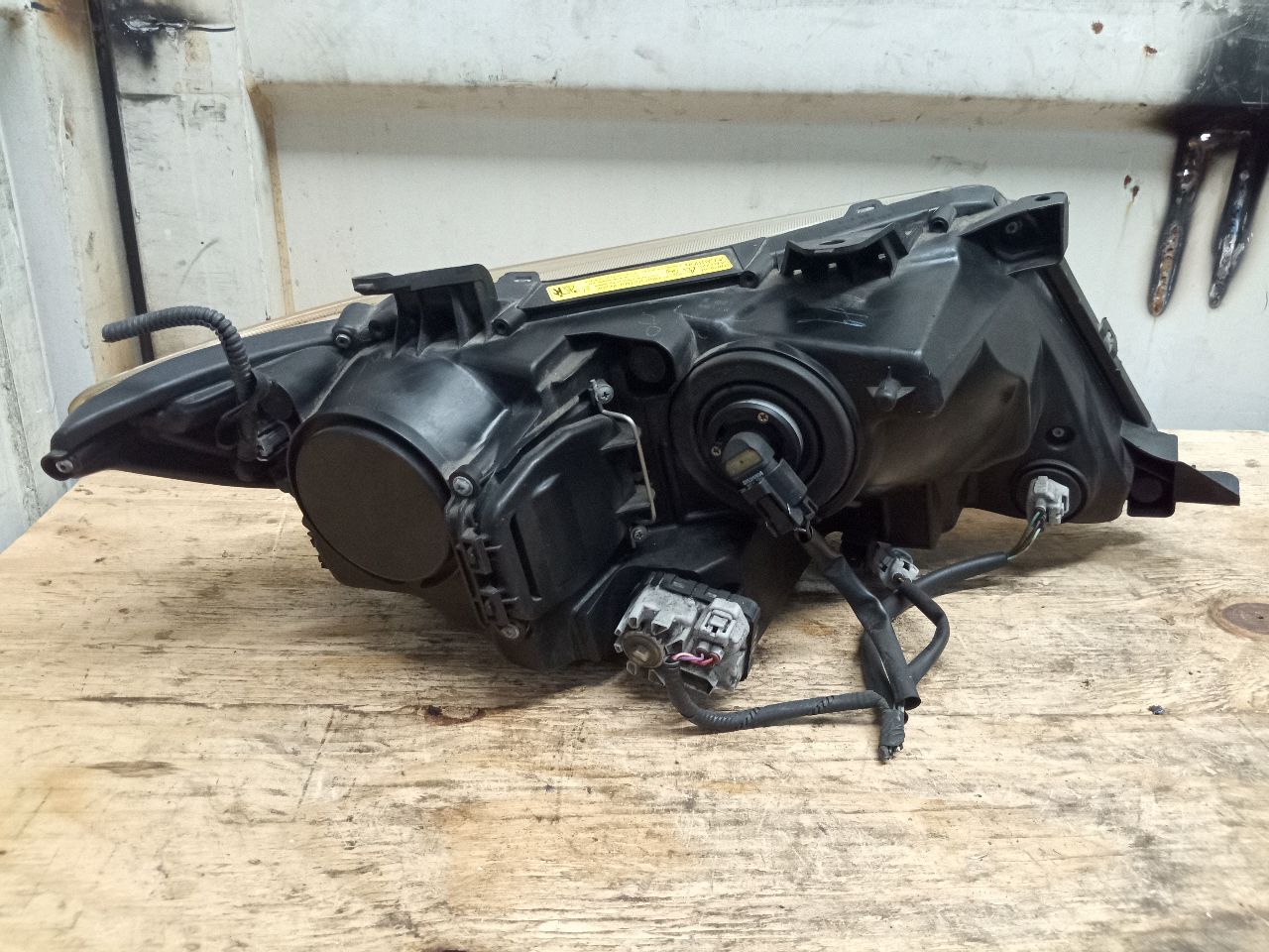 2009 TOYOTA VENZA Left HEADLAMP ASSEMBLY - 217445 — photo 2