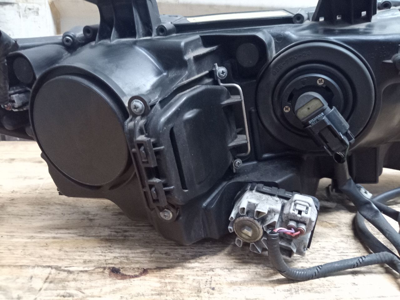 2009 TOYOTA VENZA Left HEADLAMP ASSEMBLY - 217445 — photo 3