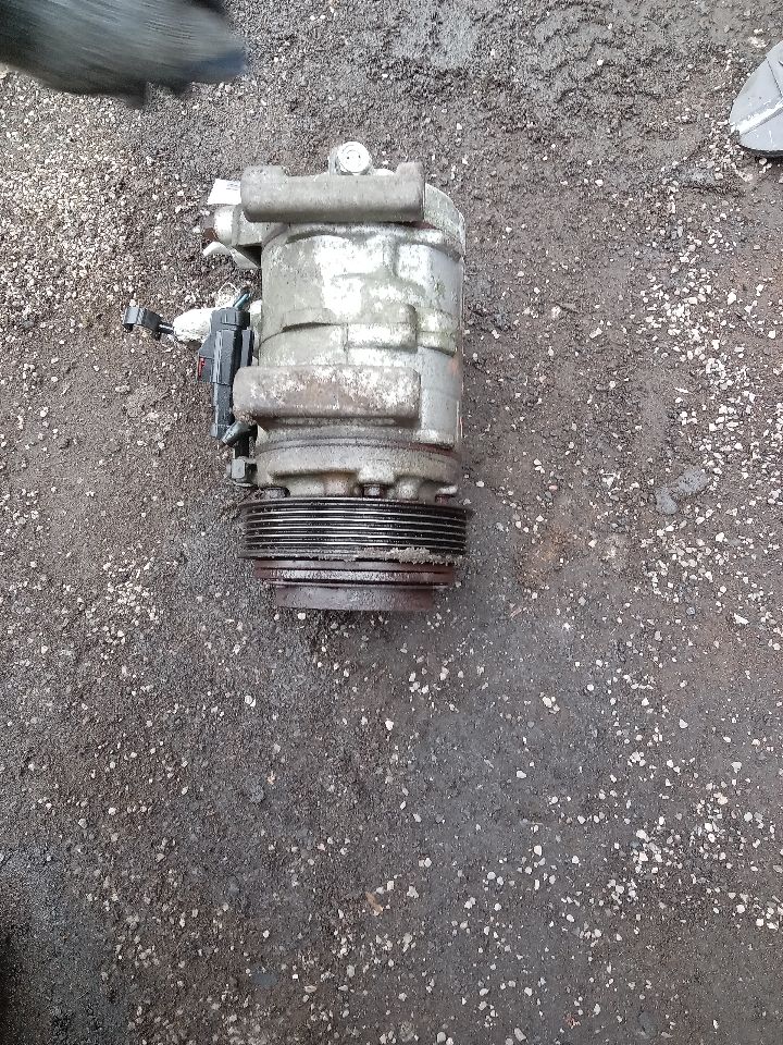 2012 DODGE CARAVAN AC COMPRESSOR - 217702 — photo 2