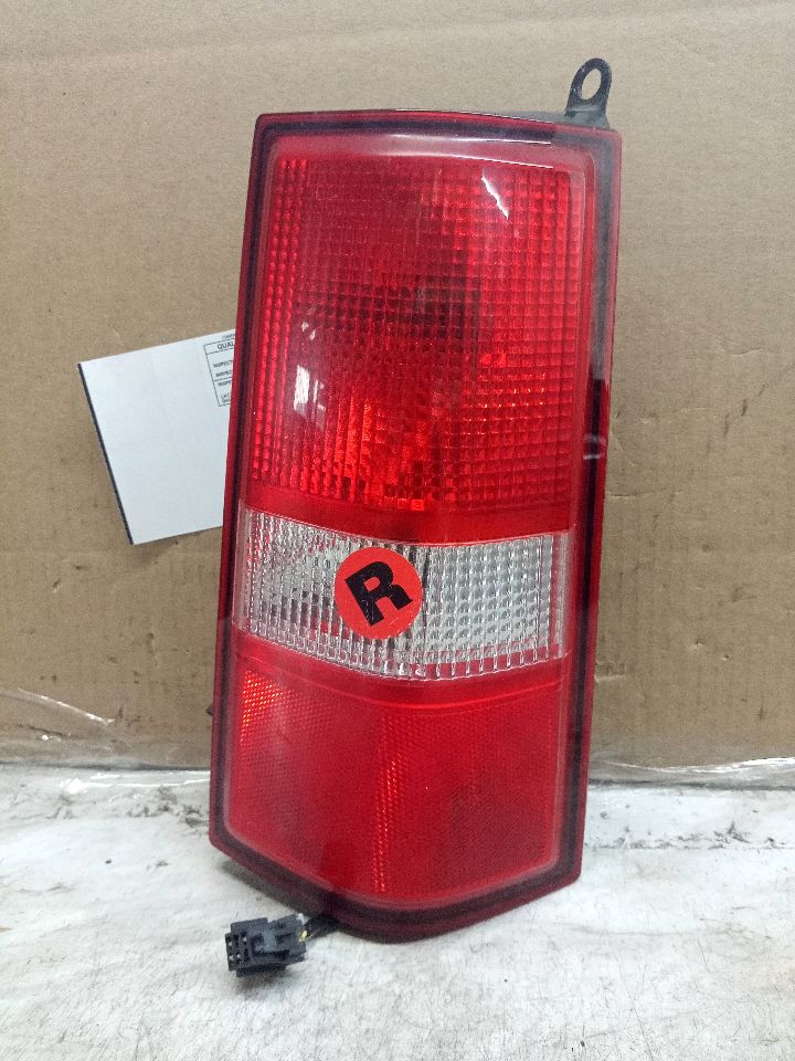 2020 CHEVROLET EXPRESS 2500 VAN 4.3L 6cyl Gasoline VVT Right TAIL LAMP - 218079