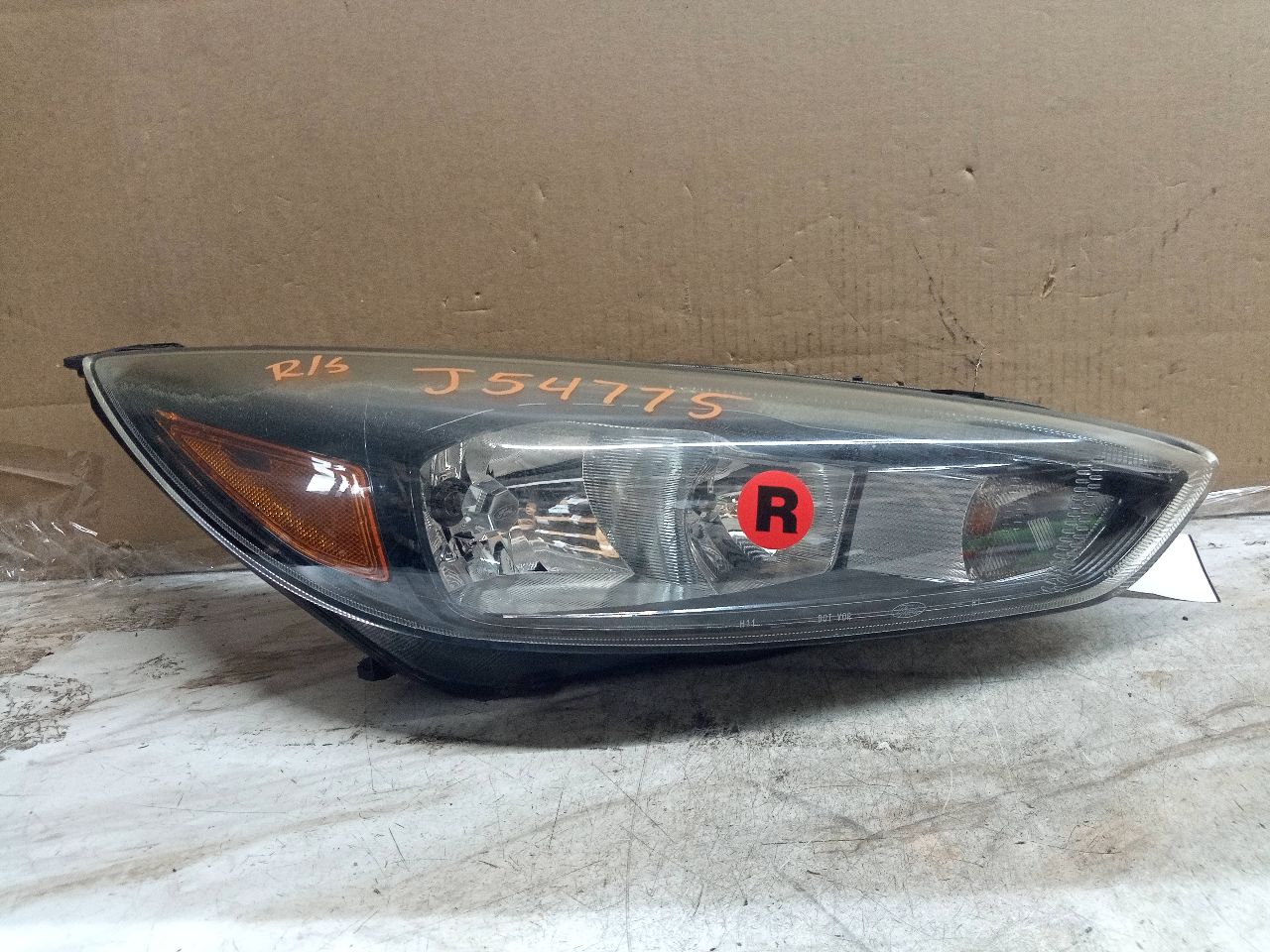 2016 FORD FOCUS 3cyl Gasoline Turbo 1.0 Right HEADLAMP ASSEMBLY - 218112