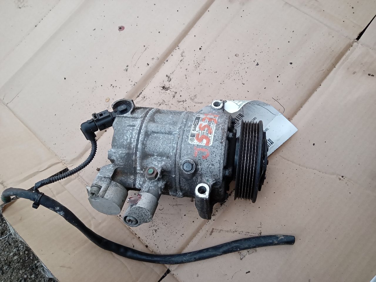 2014 VOLKSWAGEN JETTA 4cyl Gasoline 2.0 AC COMPRESSOR - 218120 — photo 2