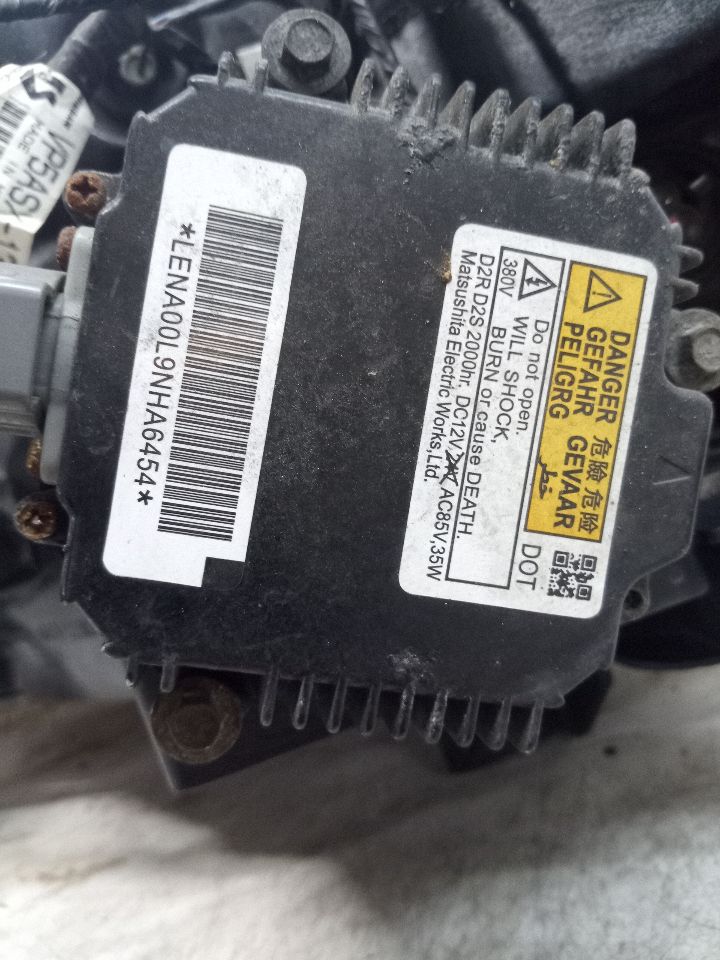 2005 INFINITI QX56 8cyl Gasoline 5.6 Right HEADLAMP ASSEMBLY - 218290 — photo 3
