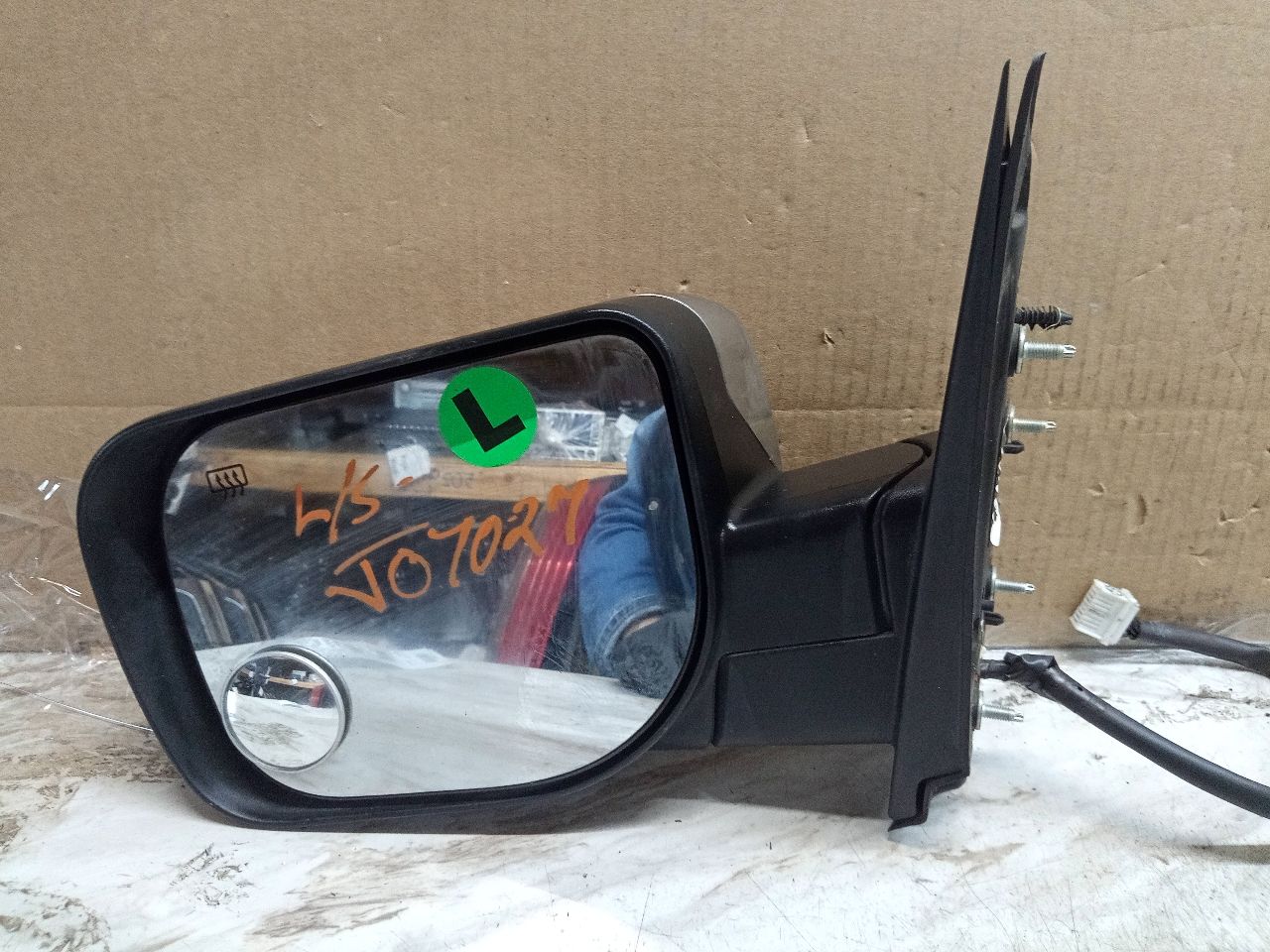 2005 INFINITI QX56 8cyl Gasoline 5.6 Left SIDE VIEW MIRROR - 218349
