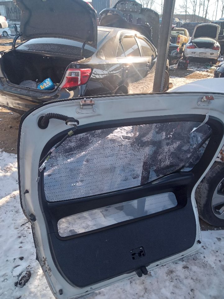 2016 TOYOTA PRIUS 4cyl Hybrid 1.8 Decklid  Tailgate - 219366 — photo 2