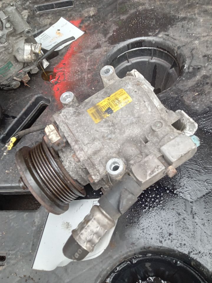 2006 LINCOLN NAVIGATOR 8cyl Gasoline 5.4 AC COMPRESSOR - 219816 — photo 2