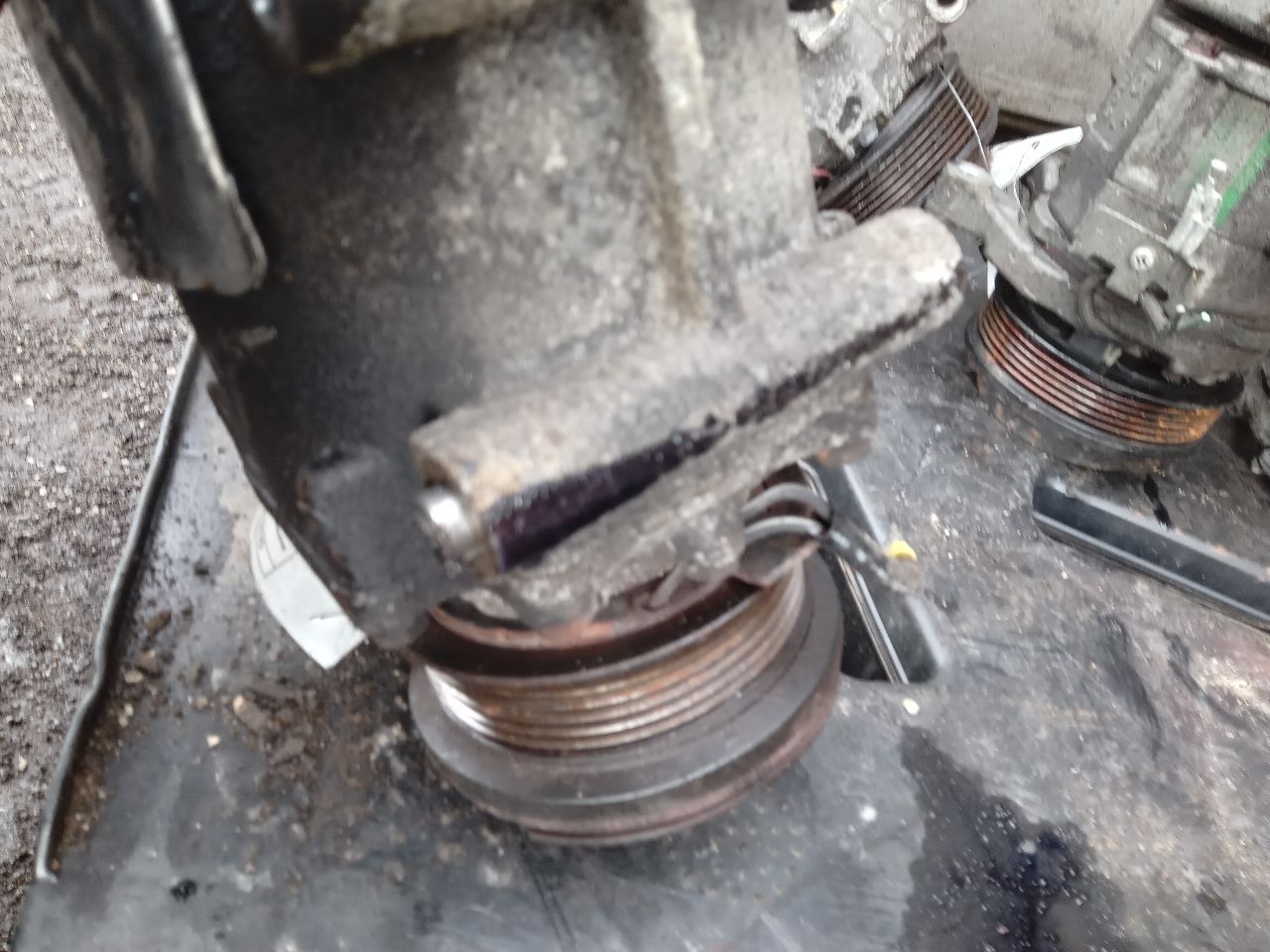 2006 LINCOLN NAVIGATOR 8cyl Gasoline 5.4 AC COMPRESSOR - 219816 — photo 6