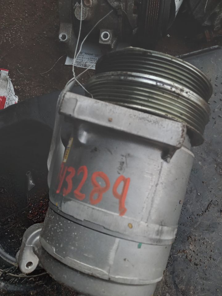 2011 VOLVO 40 SERIES 5cyl Gasoline Turbo 2.5 AC COMPRESSOR - 219819 — photo 2